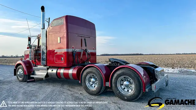 2019 KENWORTH W900L HIGHWAY / SLEEPER TRUCK / TRACTOR in Heavy Trucks in Chilliwack - Image 7