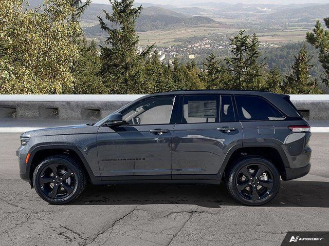  2024 Jeep Grand Cherokee Altitude in Cars & Trucks in Moncton - Image 2