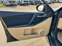 Recent Arrival! 6 Speakers, AM/FM CD Player/MP3 Capability, Fully automatic headlights, Heated door... (image 4)