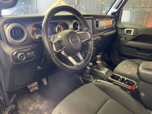 Jeep Wrangler SAHARA 4X4 *NAV* GR TECH CARPLAY ALPINE BLUETOOTH  in Cars & Trucks in Laurentides - Image 4