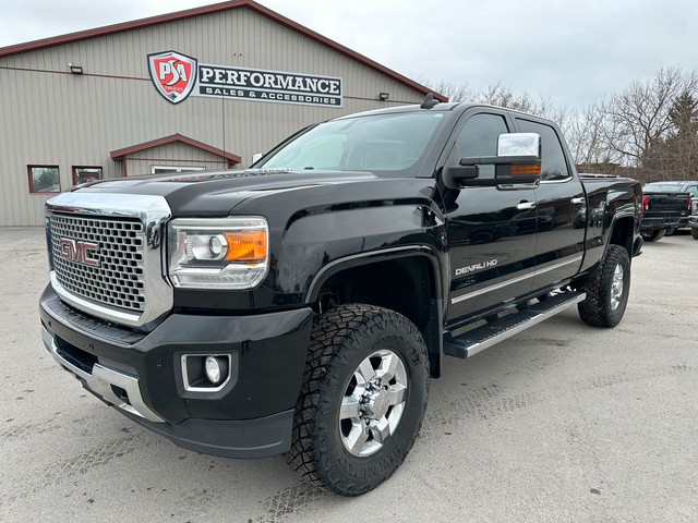  2015 GMC Sierra 3500HD DENALI DURAMAX in Cars & Trucks in Belleville