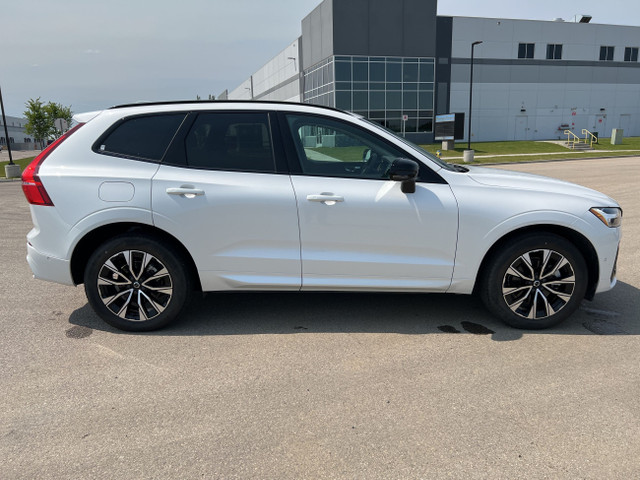 2024 Volvo XC60 B5 AWD Plus Dark Theme in Cars & Trucks in Edmonton - Image 4