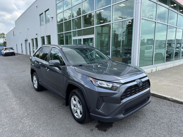 Toyota RAV4 HYBRIDE LE 2019 AWD -ENTRETENUE AU CONCESSIONNAIRE - in Cars & Trucks in Québec City - Image 4
