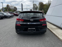 Hyundai Elantra GL Manuel Tissu Écran Mags Caméra Recul 2018 à vendrePneus été & hiver, Sièges chauf... (image 5)
