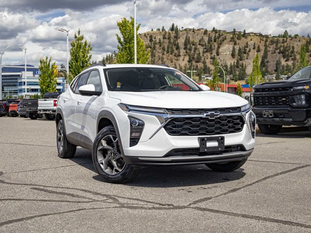 2025 Chevrolet Trax LT in Cars & Trucks in Kelowna - Image 2
