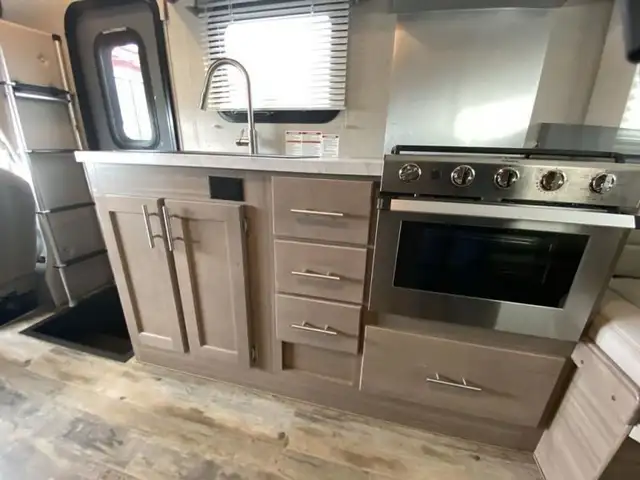 2022 Adventurer LP Class C Adventurer 19RD in RVs & Motorhomes in Edmonton - Image 17