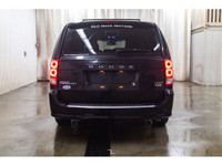 **ACCIDENT FREE - MECHANICALLY CERTIFIED** 143,679 KM This 2017 Dodge Grand Caravan Crew Plus is pow... (image 7)