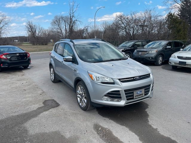2016 Ford Escape SE, 4WD in Cars & Trucks in Gatineau - Image 2