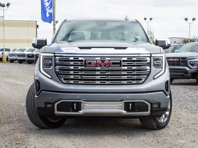 2024 GMC Sierra 1500 Denali Reserve Package w/Power Steps in Cars & Trucks in Edmonton - Image 4