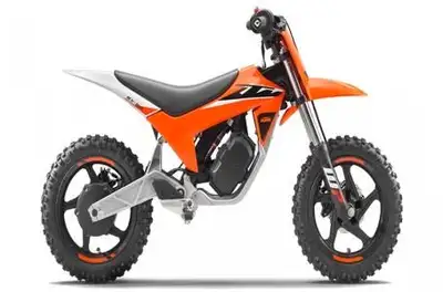 Engine Type: Electric Cooling: Air Fuel System: Electric Front Suspension: Telescopic Fork Front Bra...