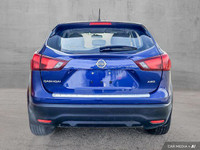 Navigate Ottawa's diverse weather with confidence in this practical 2018 Nissan Qashqai S AWD, an af... (image 2)