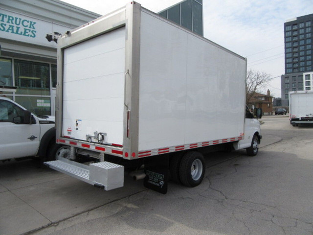  2019 Chevrolet Express 4500 GAS 14FT CUBE ATC LOW TEMP REEFER / in Heavy Equipment in Markham / York Region - Image 3