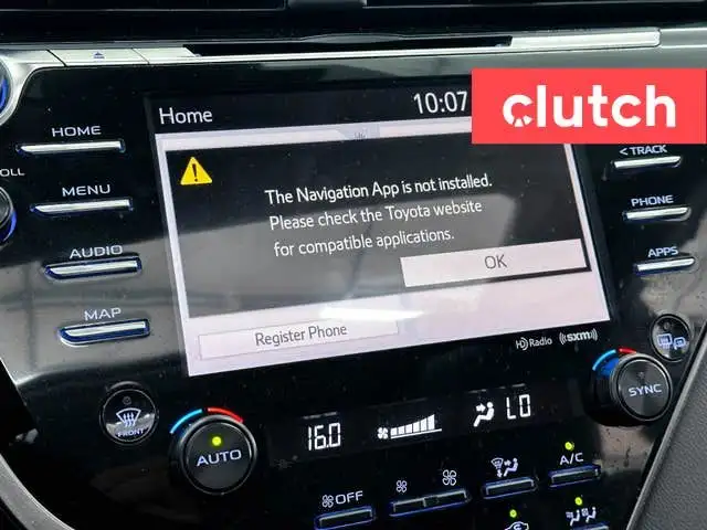 2020 Toyota Camry Hybrid SE w/ Apple CarPlay, Heated Front Seats dans Autos et camions dans Ottawa - Image 39