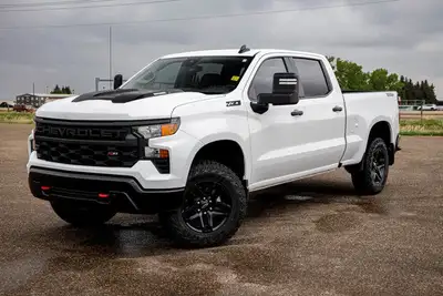 ENGINE DURAMAX 3.0L TURBO-DIESEL I6 (305 hp [227 kW] @ 3750 rpm 495 lb-ft of torque [671 Nm] @ 2750...