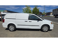 NEW ARRIVAL - CERTIFIED AT NO ADDITIONAL COST - 1 OWNER - CLEAN CARFAX - ONLY 124,000km - 2015 Ram C... (image 2)