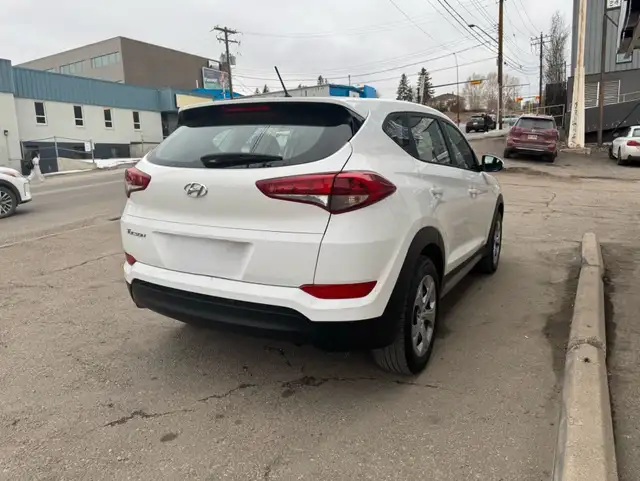 2018 Hyundai Tucson 2.0L FWD dans Autos et camions dans Calgary - Image 8