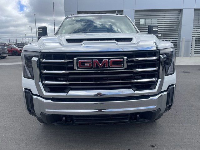 2025 GMC Sierra 3500HD SLE in Cars & Trucks in Calgary - Image 2