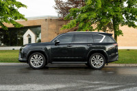 2023 Lexus LX600 VIP This is a luxury full-size SUV that offers commanding presence, exceptional com... (image 4)