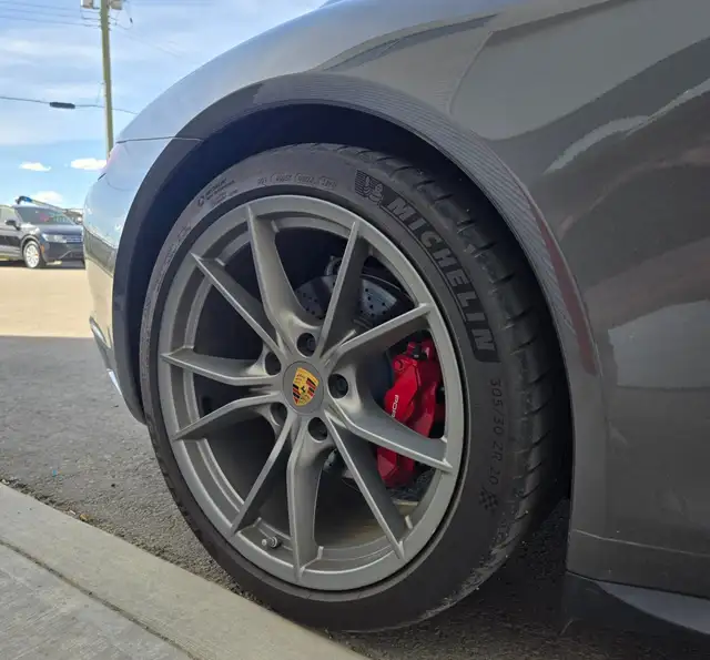 2019 Porsche 911 Carrera 4 **NO ACCIDENTS**LOW KMS**AWD**370H... in Cars & Trucks in Grande Prairie - Image 7
