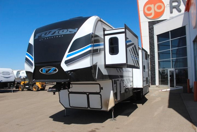 2022 Keystone RV Fuzion 373 dans Travel Trailers & Campers in Edmonton - Image 4