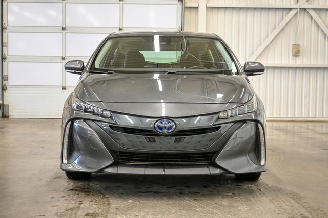 2020 Toyota Prius Prime Hybride LE 4 cyl. 1.8L , sièges chaufant in Cars & Trucks in Sherbrooke - Image 2