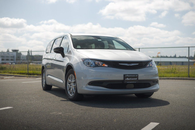 2024 Chrysler Grand Caravan in Cars & Trucks in Delta/Surrey/Langley - Image 2