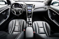 Low Mileage, Leather Seats, Navigation, Sunroof, Rear View Camera, Bluetooth! 6 LOCATIONS KINGSTON -... (image 9)