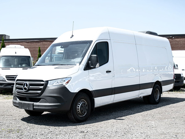 2021 Mercedes-Benz Sprinter 4500 170-in. WB in Cars & Trucks in Mississauga / Peel Region - Image 3