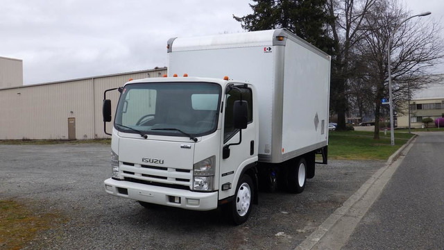 2014 Isuzu NRR 12 Foot Cube Van 3 Seater Dually Diesel in Cars & Trucks in Richmond - Image 4