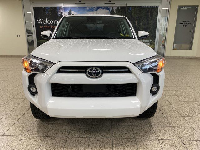 2021 Toyota 4Runner SR5 | 7 Passenger | Leather | Sunroof in Cars & Trucks in Calgary - Image 2