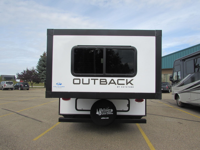 JUST LIKE NEW in Cargo & Utility Trailers in Red Deer - Image 4