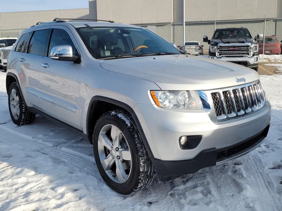 2011 Jeep Grand Cherokee Overland Leather Sunroof Tow Pkg