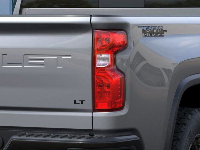 2025 Chevrolet Silverado 2500HD LT in Cars & Trucks in Calgary - Image 3