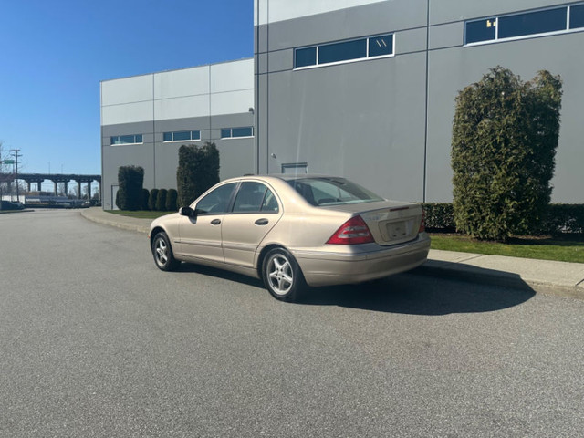 2002 Mercedes-Benz C240 AUTOMATIC A/C LEATHER in Cars & Trucks in Richmond - Image 4