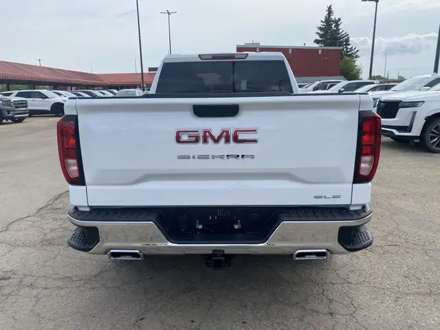 2025 GMC Sierra 1500 Crew Cab Standard Box 4-Wheel Drive SLE for in Cars & Trucks in Grande Prairie - Image 7