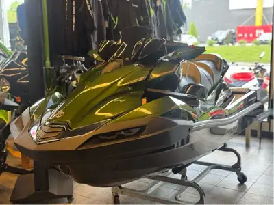 KAWASAKI JET SKI ULTRA 310LX 2025 -4 cylindres en ligne suralimenté 1,498cc -refroidi par liquide -i...