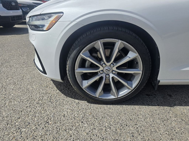 2022 Volvo S60 MOMENTUM B5 AWD in Cars & Trucks in Calgary - Image 4