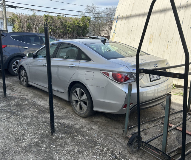 2011 Hyundai Sonata HEV w/Premium ***Moteur Sauté*** in Cars & Trucks in Laval / North Shore - Image 4
