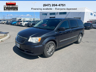 2014 Chrysler Town & Country ** 3 YEAR WARRANTY INCLUDED **