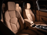 Engine: 4 Cylinder Engine L/100Km City: 12.4 L/100Km Hwy: 9.6 Safety Equipment Aide à la conduite da... (image 4)
