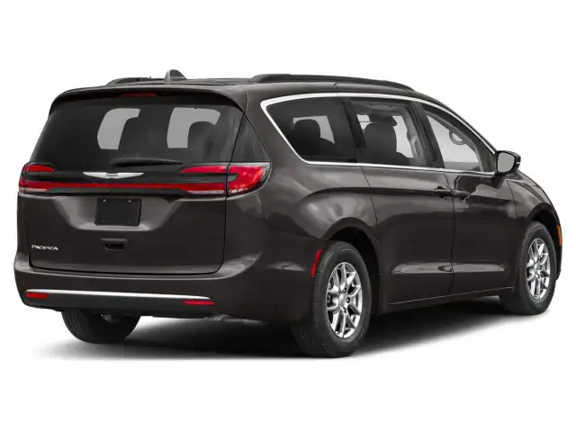 2023 Chrysler Pacifica in Cars & Trucks in Winnipeg - Image 6