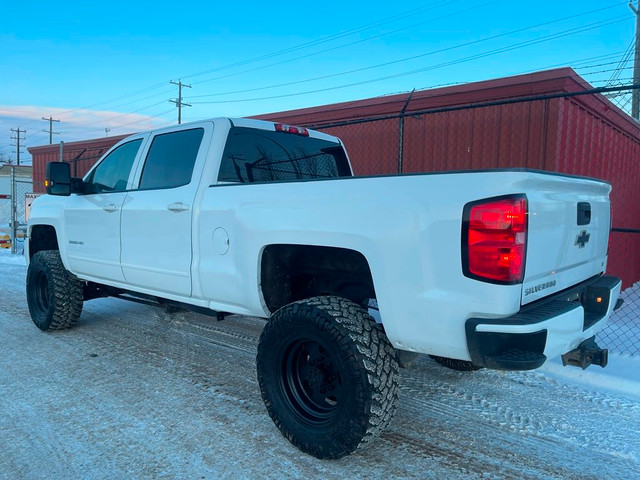 2019 Chevrolet Silverado 2500HD LT = 4WD Crew Cab = ONE OWNER CL in Cars & Trucks in Edmonton - Image 3