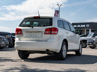 BLACK PREMIUM CLOTH LOW-BACK SEATS,WHITE,TRANSMISSION: AUTOMATIC (STD),WHEELS: 17 X 6.5 STEEL W/COVE... (image 9)