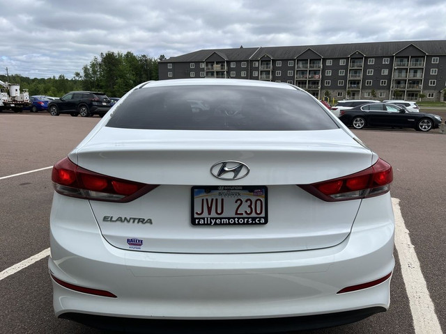 2017 Hyundai Elantra GLS HEATED SEATS! AS TRADED! in Cars & Trucks in Moncton - Image 3