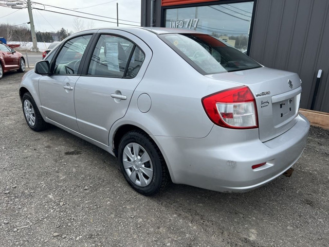 2010 Suzuki Berline SX4 BAS KM in Cars & Trucks in Trois-Rivières - Image 2