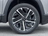 Get ready to stand out from the crowd with this 2026 Chevrolet Equinox RS AWD. Dressed in a sleek St... (image 3)
