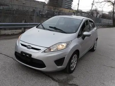 SE! HATCHBACK! AUTO! POWER WINDOWS! POWER LOCKS! CRUISE CONTROL! A/C!REMOTE KEY! LOCAL ONTARIO CAR W...