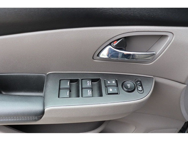2017 Honda Odyssey LOW KMS, LOCAL MB TRADE, VERY CLEAN INSIDE AN in Cars & Trucks in Winnipeg - Image 4