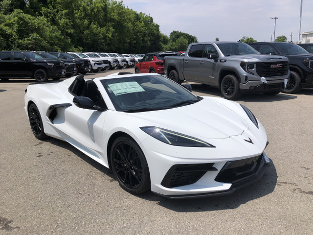 2025 Chevrolet Corvette 2LT Convertible in Cars & Trucks in London