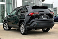 FINANCE OR LEASE PURCHASE PRICE: $39400 + HST + Finance/Lease Fee + Licensing CASH PRICE: $41400 + H... (image 3)